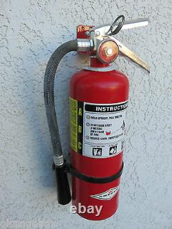 100-FORK STYLE WALL MOUNT 10 lb. SIZE FIRE EXTINGUISHER (AMEREX) BRACKET NEW