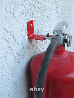 (100)-UNIVERSAL WALL MOUNT 10,15 & 20 lb SIZE FIRE EXTINGUISHER BRACKETS NEW