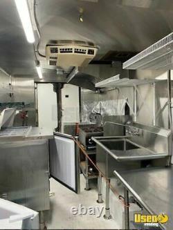20' Chevrolet P30 Diesel Step Van Food Truck / Used Mobile Kitchen for Sale in N