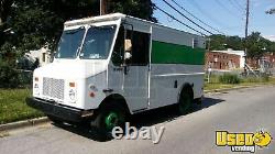 2002 18' Lightly Used Chevrolet Workhorse P30 Mobile Kitchen Food Truck for Sa