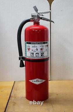 Amerex 398 Fire Extinguisher, Halotron, 15.5lb, 2A10BC with Wall Bracket 2A10BC