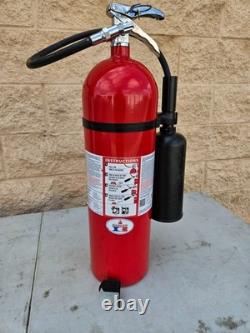 Badger 21103 Extra 15 lb CO2 Fire Extinguisher (FX, 15# Badger EXT CO2, E/S) S1Q5