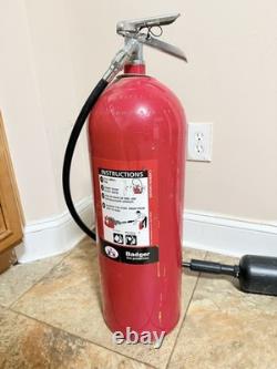 Badger B20V Carbon Dioxide Fire Extinguisher AA-332417 Commercial CO2