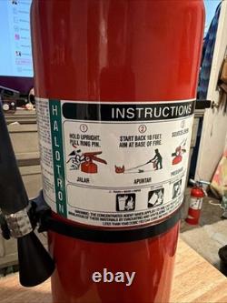 Clean Agent Fire Extinguisher Large 11 lb. Halotron Excellent Condition
