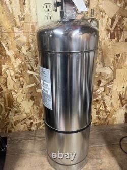 Sentry W02-1 Fire Extinguiser 2.5 Gallon