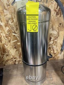 Sentry W02-1 Fire Extinguiser 2.5 Gallon