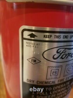 VERY RARE Original FORD Fire Extinguisher with bracket 5 Lb. CHARGED